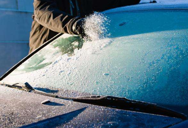 早上前挡风玻璃结霜怎么办如何避免结霜