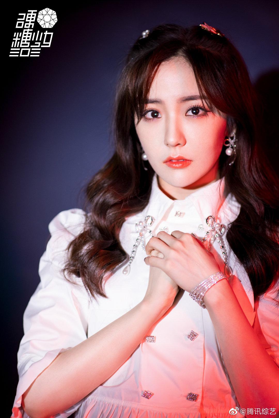 甜美双马尾少女硬糖少女303王艺瑾67上线