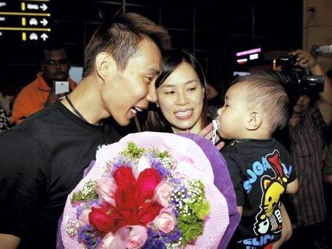 李宗伟结婚纪念日著文,胜过作家妙笔:纯朴真情打动天下有情人