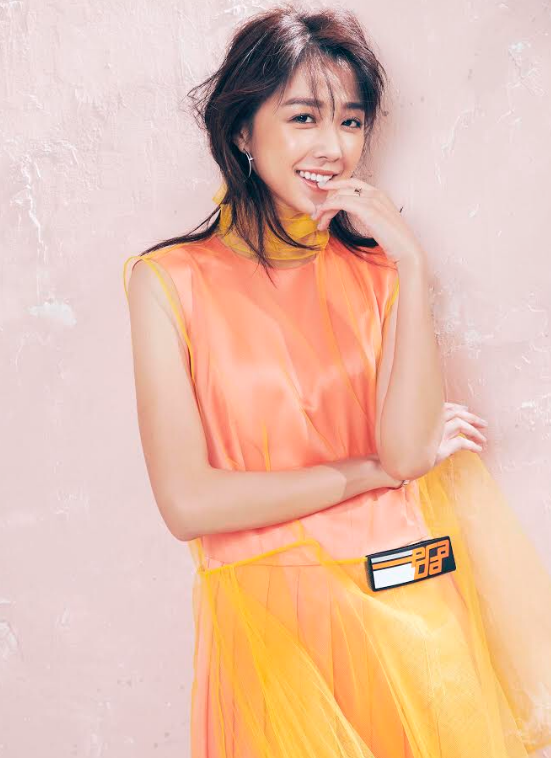 但目前邵雨薇不想闪婚,如果感情上发展不错,会往结婚的道路上考虑