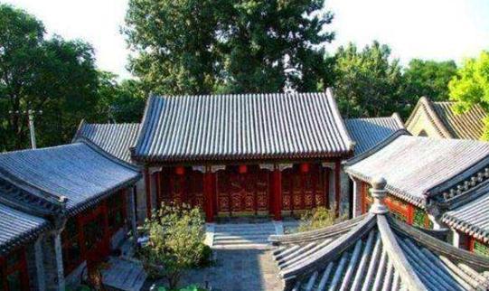 拥有一座北京四合院是什么身份看看李成儒就知道了