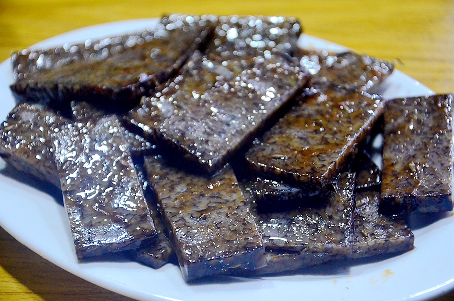 大学门口的十几年烤肉店,无数人慕名而来,温暖了厦门人的夜晚!