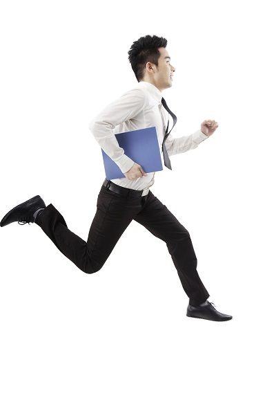 狂奔踩点上班的习惯要改一改|年轻人_新浪新闻