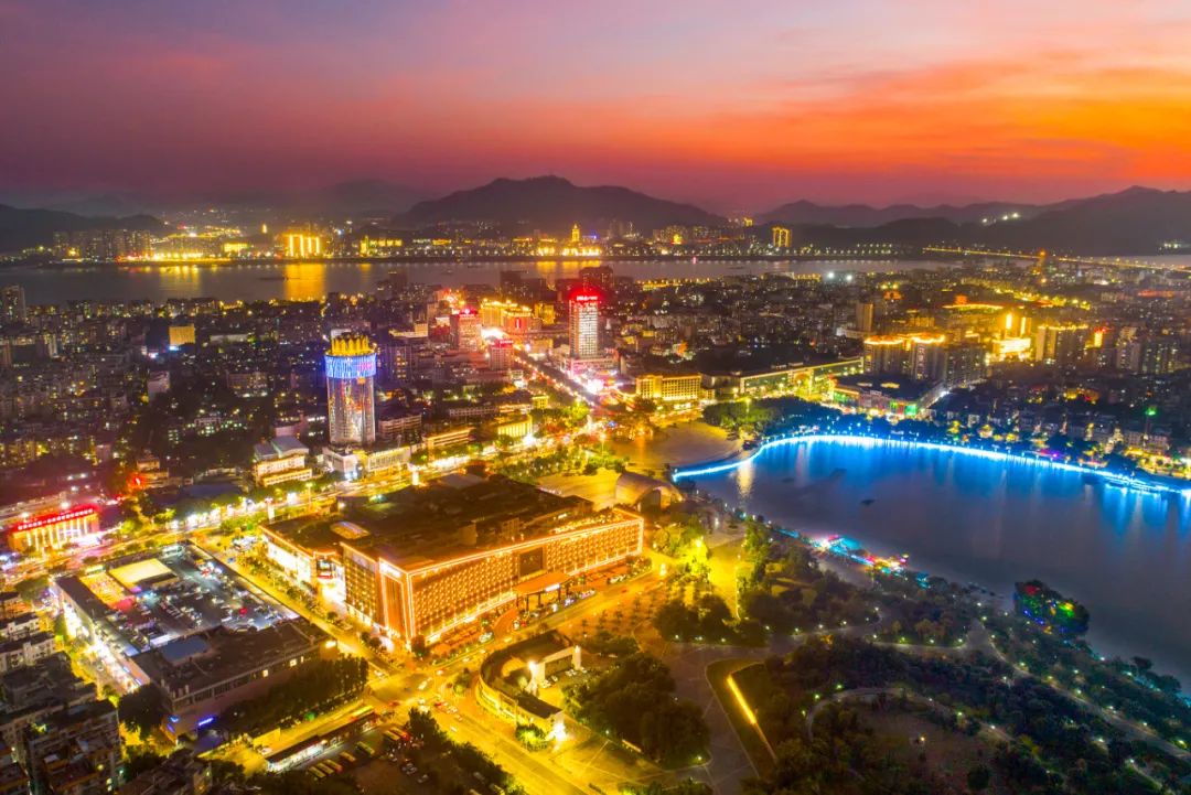 肇庆入选全国文明城市后,市民的真实反应亮了!