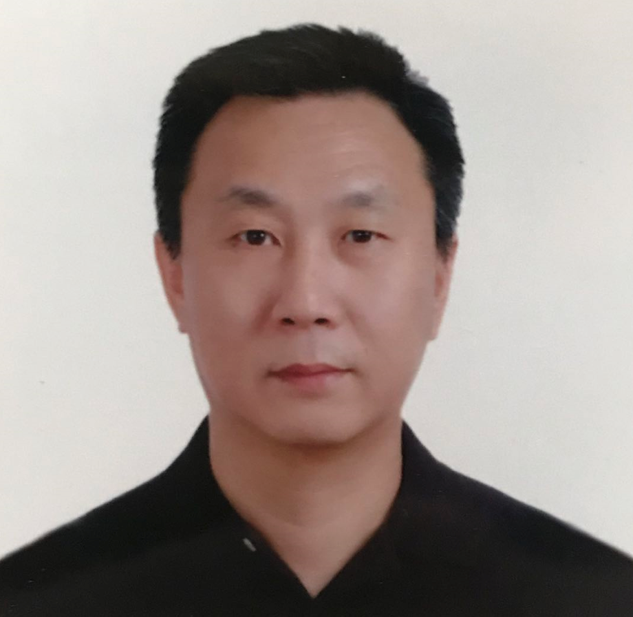 潘鸿海俄语语音专家,拥有十九年俄语语音教学经验,与王超尘教授合著之