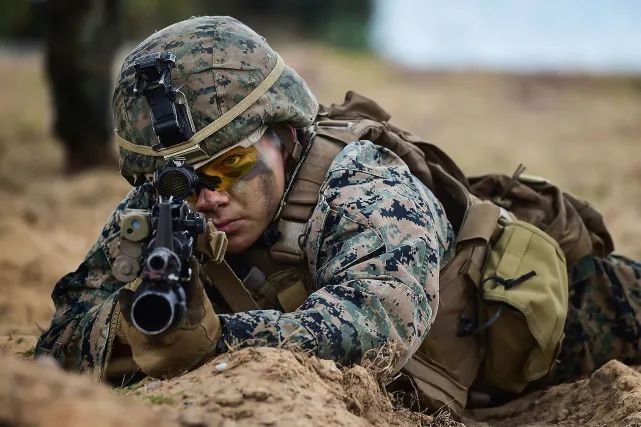 原料图:美国海军陆战队士兵训练