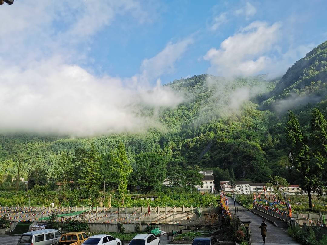 汶川卧龙熊猫自然保护区卧龙谷.吴敏坤 摄