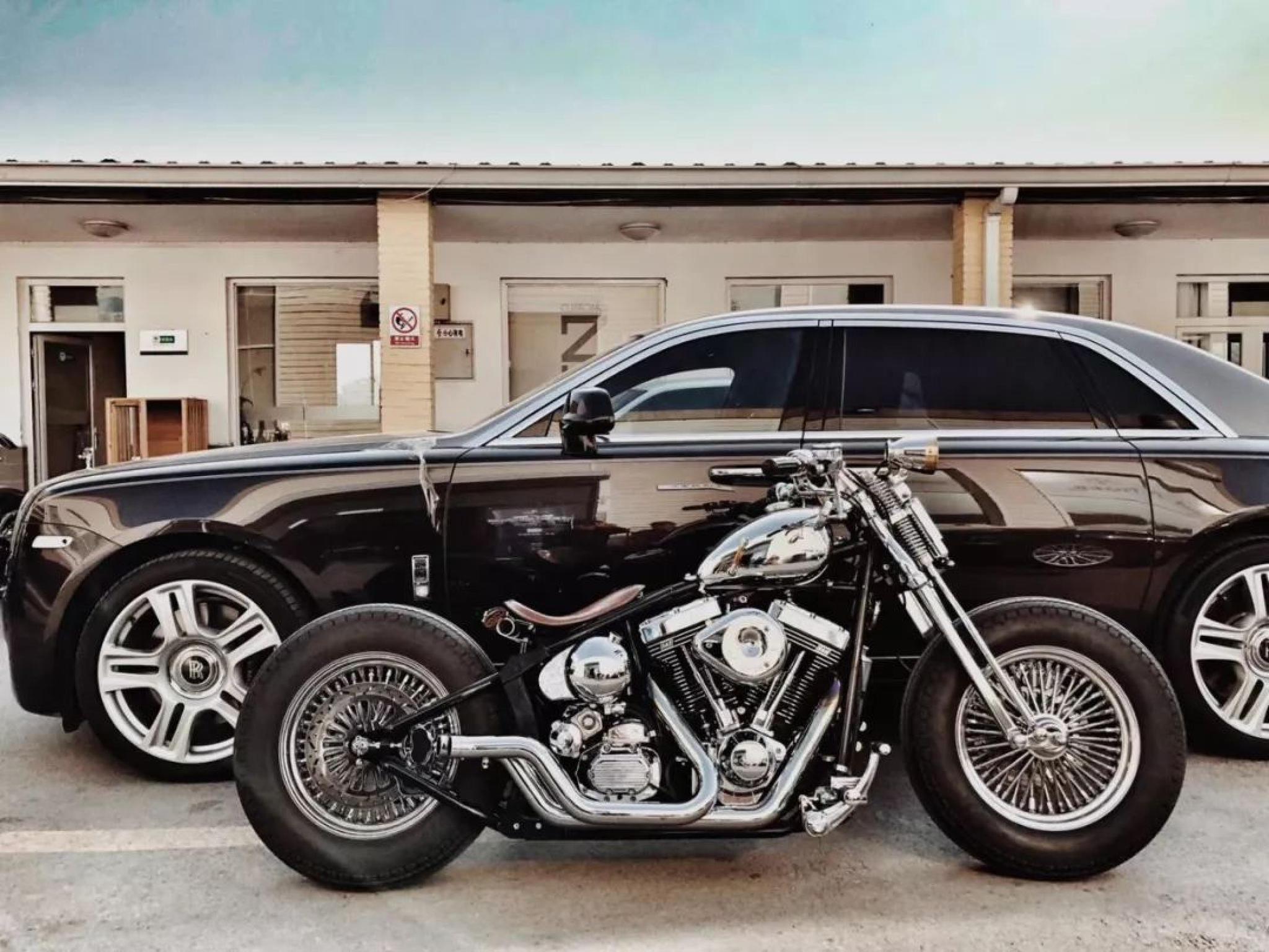 带头刮起复古风比亚迪硬顶敞篷车曝光60年代的气息