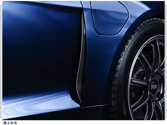 保时捷taycan改装版碳纤维套件鸭尾扰流板十分吸睛