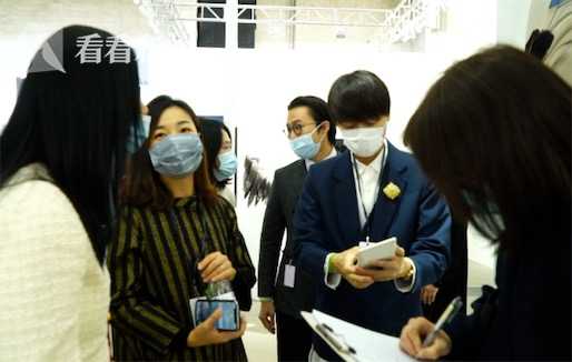 视频 人从众 买买买 西岸的 双十一 让世界瞩目 艺术家 新浪新闻