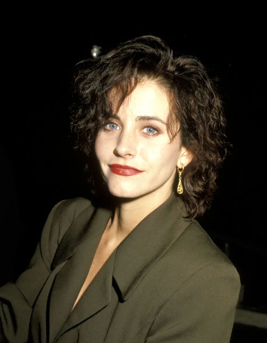 里的"莫妮卡"courteney cox▼小约翰·肯尼迪的夫人carolyn bessette