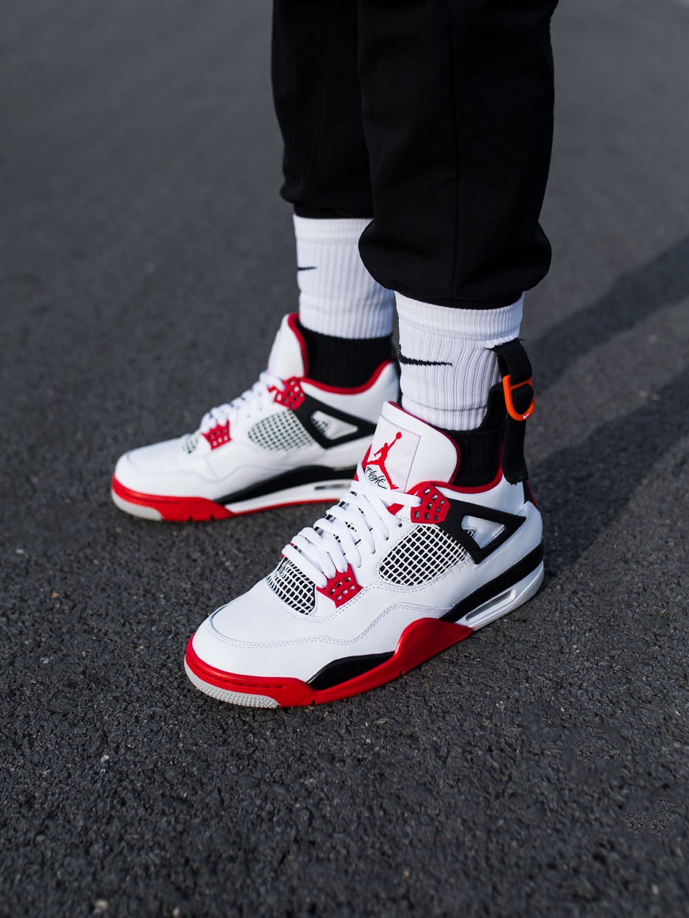 aj4lightning复刻(aj4复刻皮鞋)-第2张图片-潮百科 aj4lightning复刻(aj4复刻皮鞋)-第2张图片-潮百科