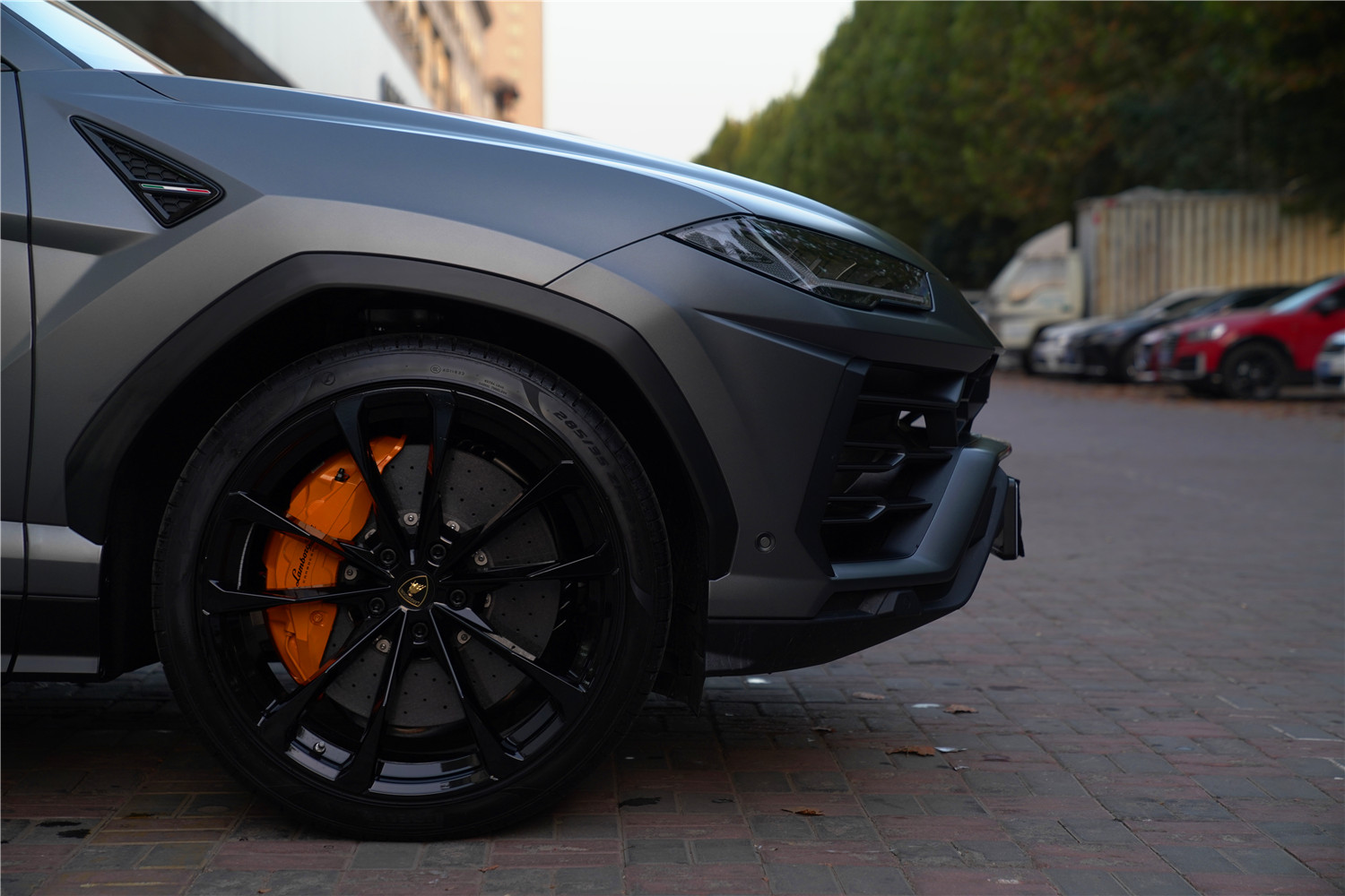 兰博基尼urus变身黑武士贴隐形车衣石家庄永诚