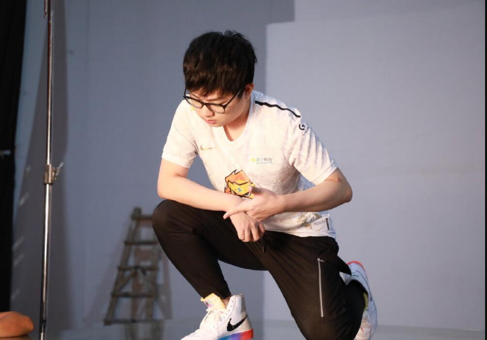 张嘉文野区竞速一个致命操作,让本来要输的sofm死而复生