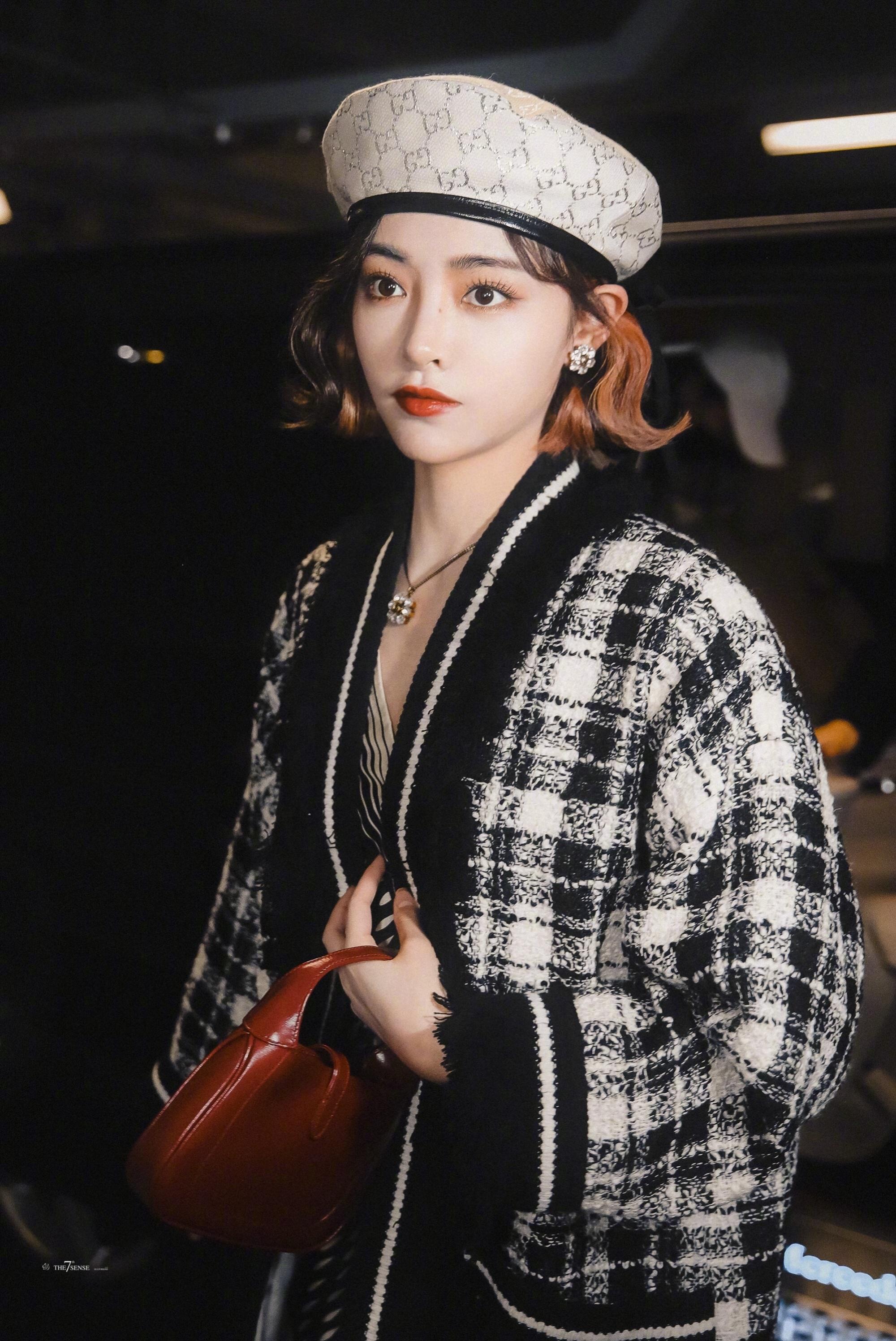 许佳琪线下活动饭拍今天是妥妥的名媛风吧生图也绝美