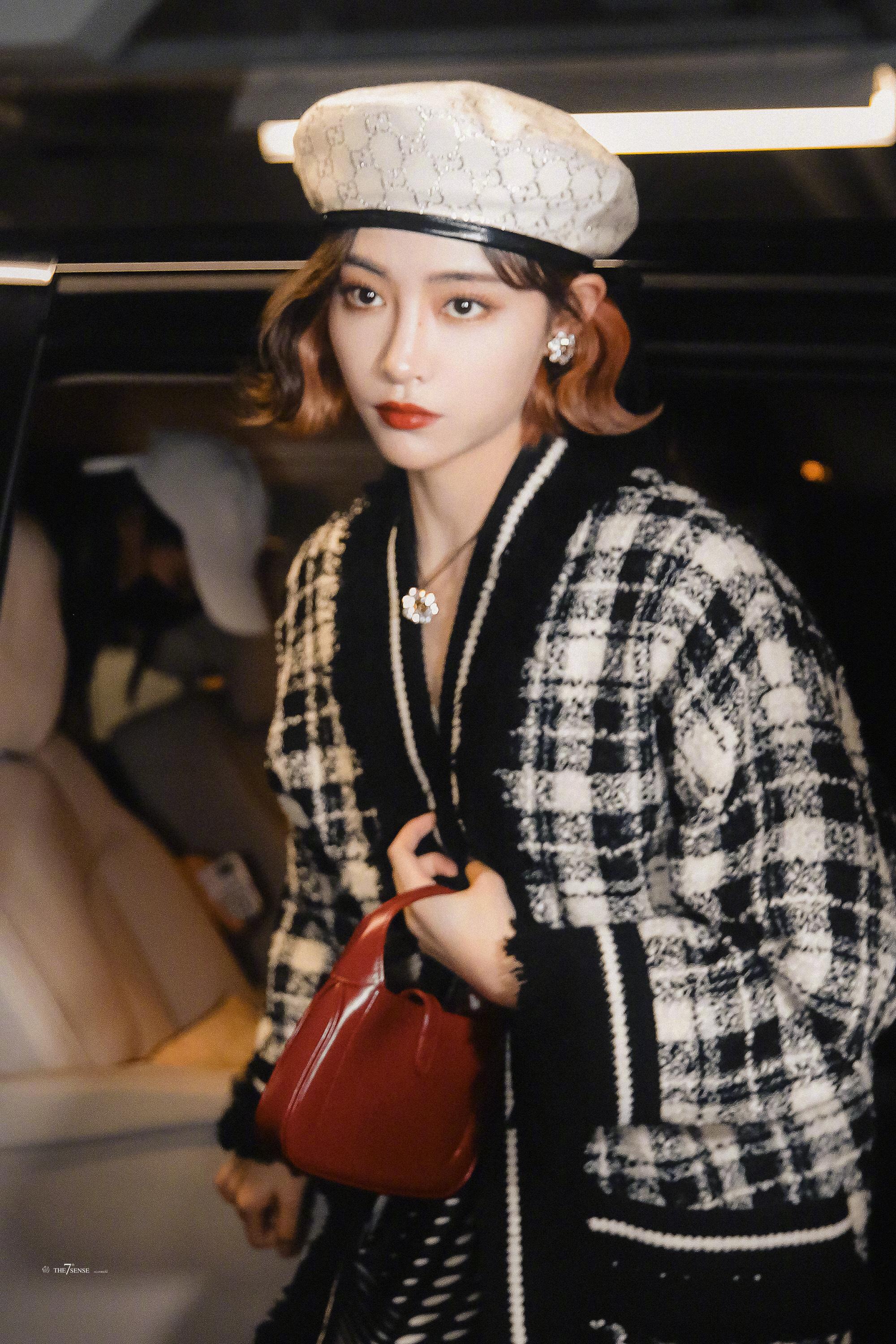 许佳琪线下活动饭拍今天是妥妥的名媛风吧生图也绝美