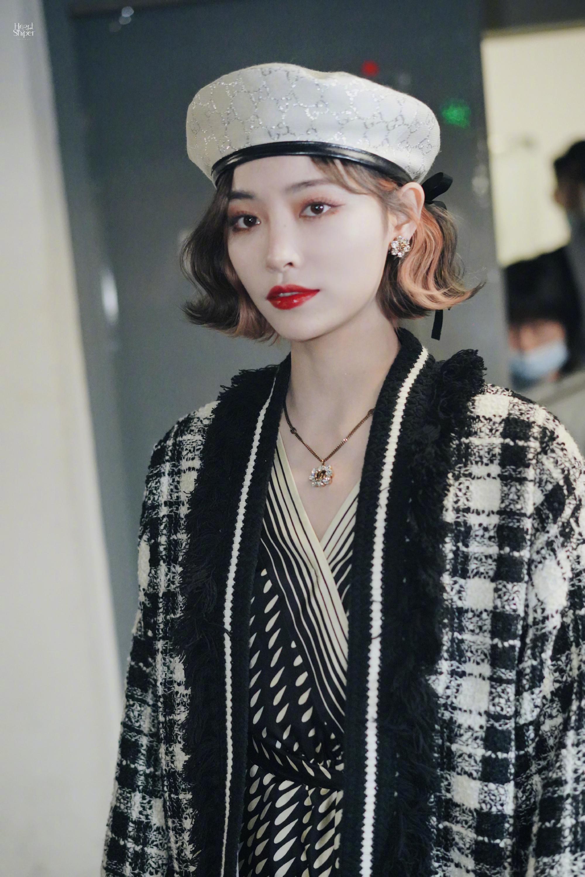 许佳琪线下活动饭拍今天是妥妥的名媛风吧生图也绝美