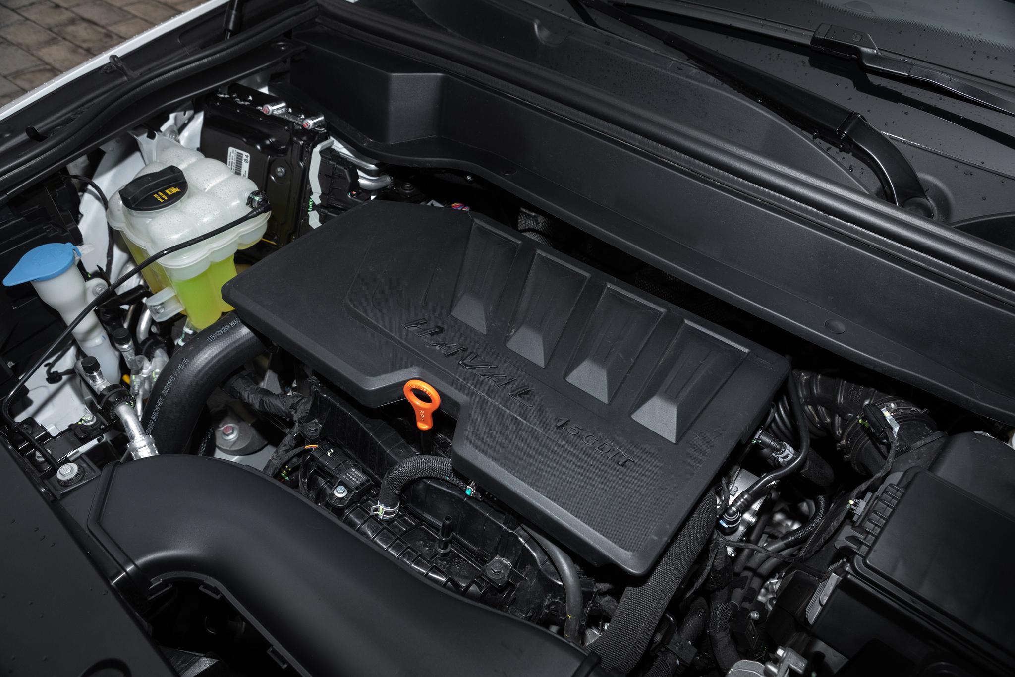 5t发动机最大功率为169马力,峰值扭矩为285牛·米;2.