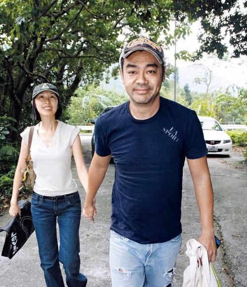 刘青云夫妇逛超市被拍妻子轻松化解尴尬婚后迁就丈夫不生娃