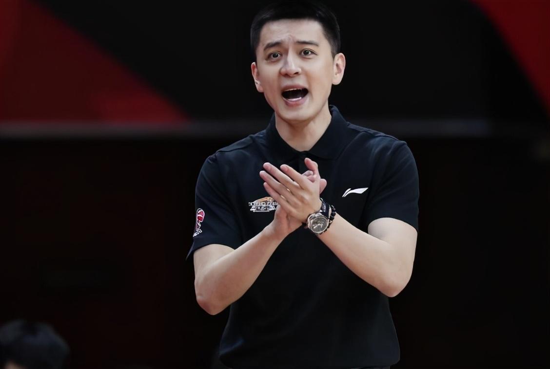 cba裁判再惹争议2t合理杜锋和杨鸣口吐芬芳有什么不同