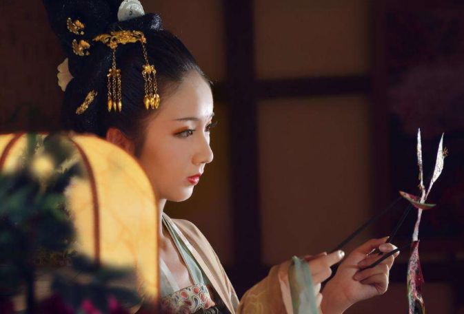 而就在明仁宗的时候,皇帝也是将含山公主册封为了大长公主,比后宫里的