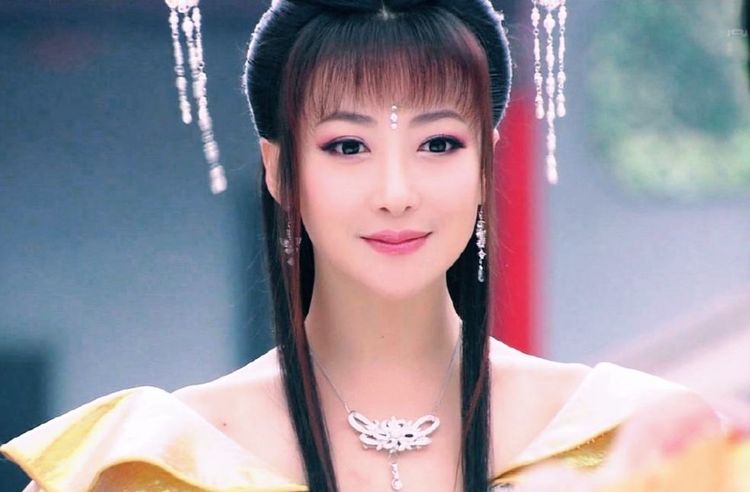 大多数人应该都看过陈浩民版的《活佛济公》吧,陈紫函饰演的胭脂当时