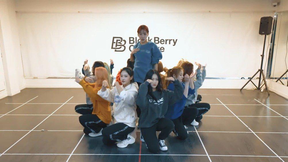 本月少女loona回归主打官方练习室舞蹈视频现已释出