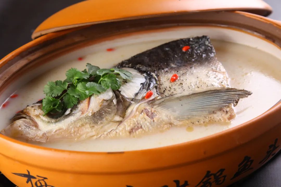 天目湖砂锅鱼头.摄影/孔焱,图/汇图网