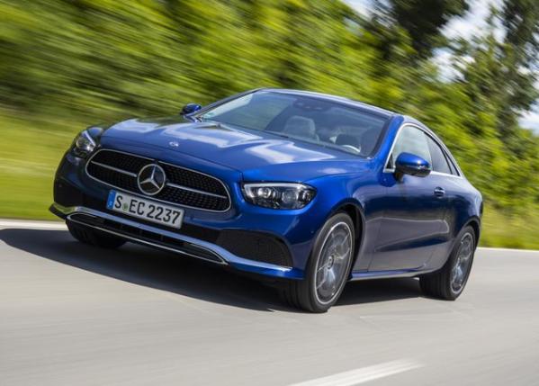 30t9at配48v轻混新奔驰e级轿跑5248万起