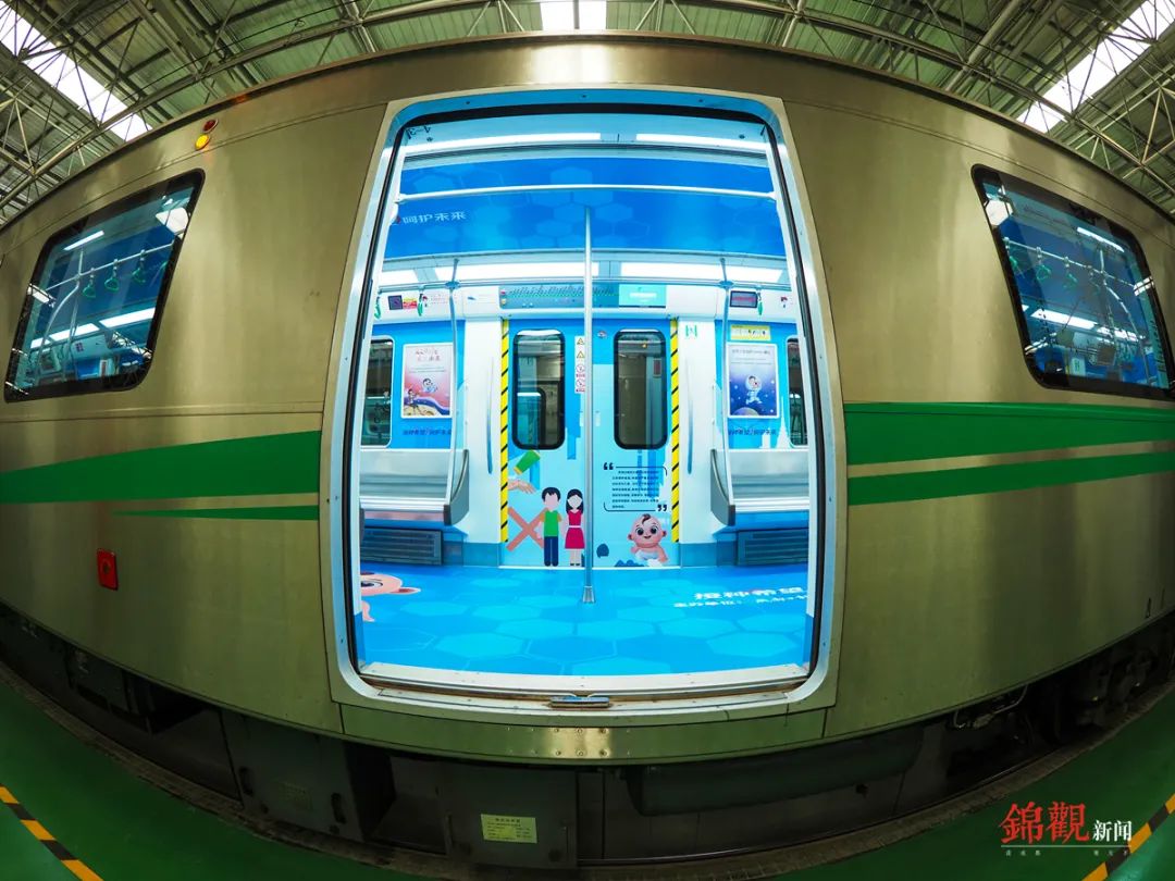 成都地铁四号线列车图片