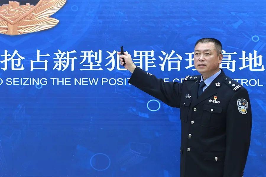 第二届全国公安百佳刑警推选 76号潍坊安丘杨国秀需要您的支持!