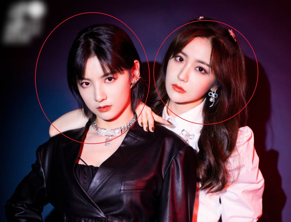 硬糖少女赵粤王艺瑾合体拍海报将照片放大后