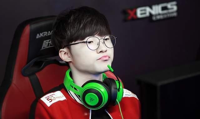 昔日国服第一螳螂挑战历史第一中单,网友坐不住了!