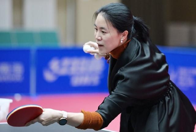 大魔王赤脚对攻孙颖莎,陈梦对练伊藤气氛融洽,李隼吐槽|施婕|孙颖莎