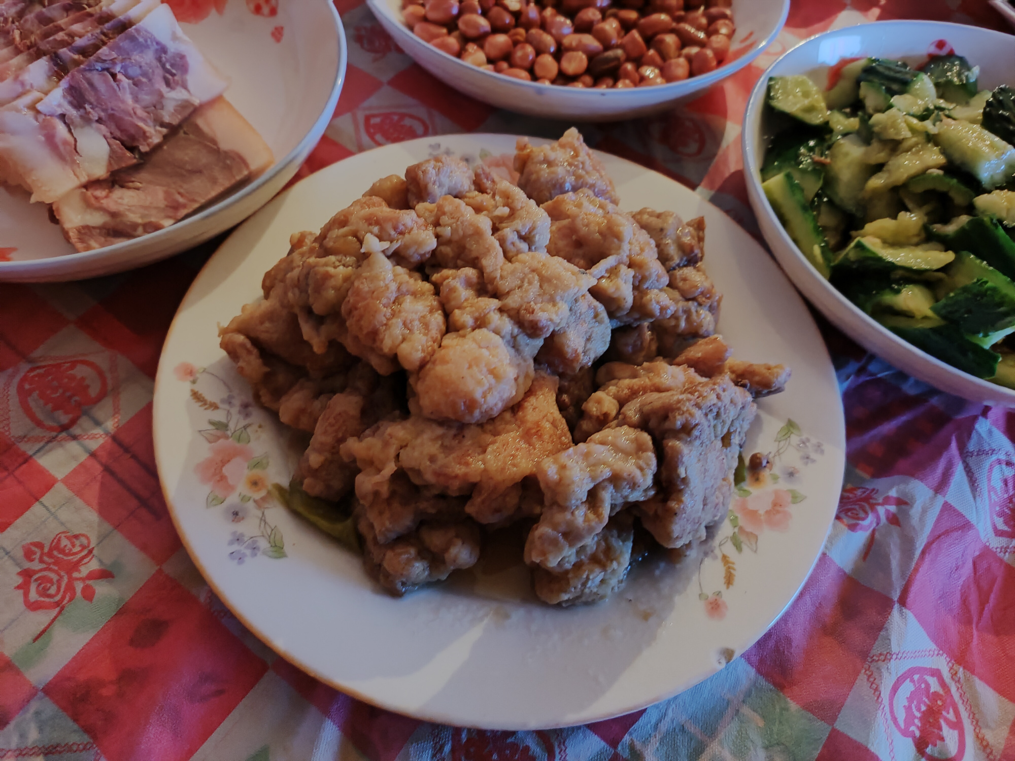 回农村老家过年,婆婆做了八道菜,网友:有这道菜就知道是山西人