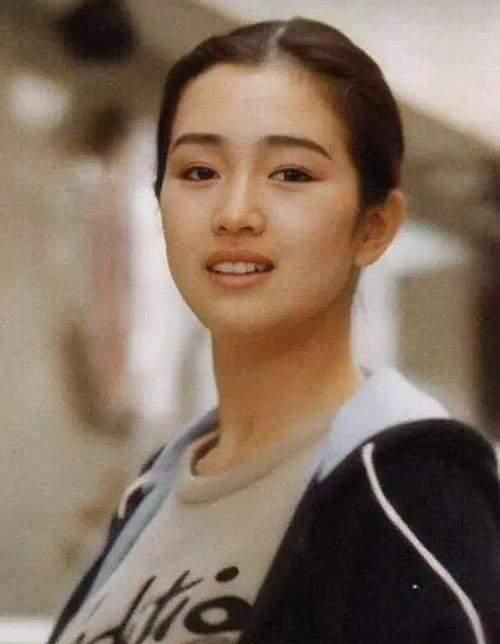 美有千千万,可最具东方气质的当属巩俐!