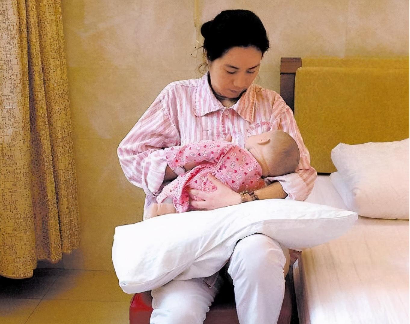 医生表示:母乳的营养价值更高