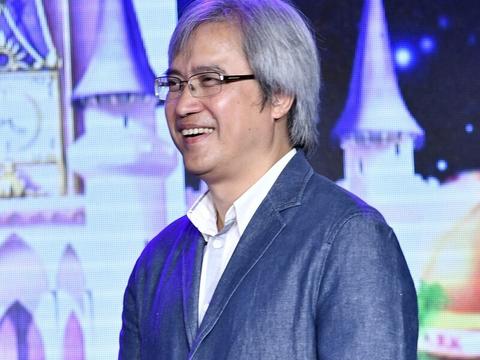 陈木胜一,《天若有情》这部电影上映于1990年,是陈木胜的导演处女作