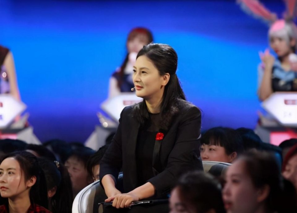 非诚勿扰女神导师自己婚姻破裂上台指导别人网友您配吗