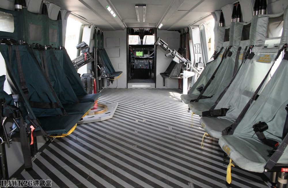 图说德军nh90直升机舱门机枪实弹射击这个武器系统并不简单