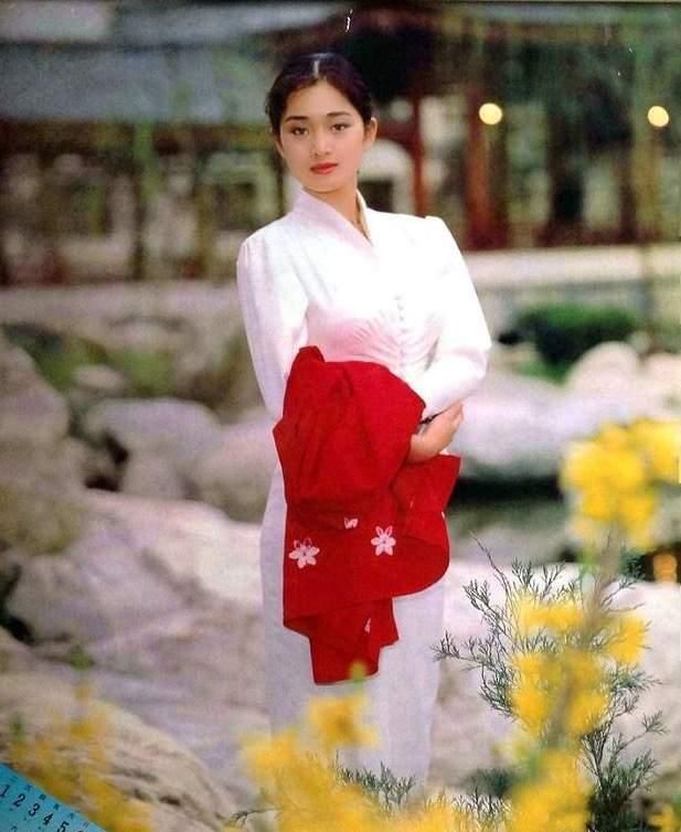 美有千千万,可最具东方气质的当属巩俐!