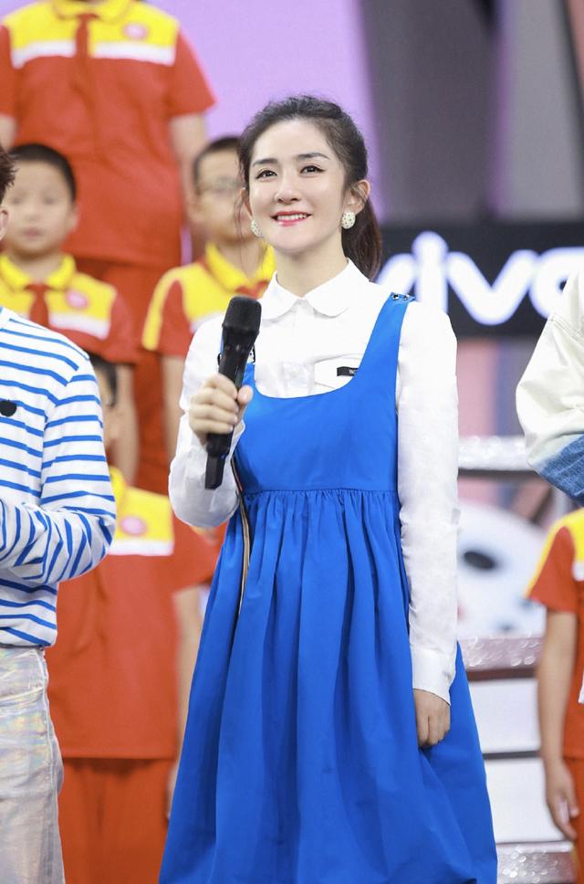 在直播间难受还硬撑,敬业态度令人心疼|谢娜|晚会|刘维_新浪新闻