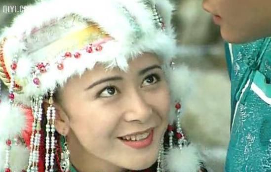 她是《还珠》里的塞娅公主,曾凭颜值征服观众,今却丑到认不出