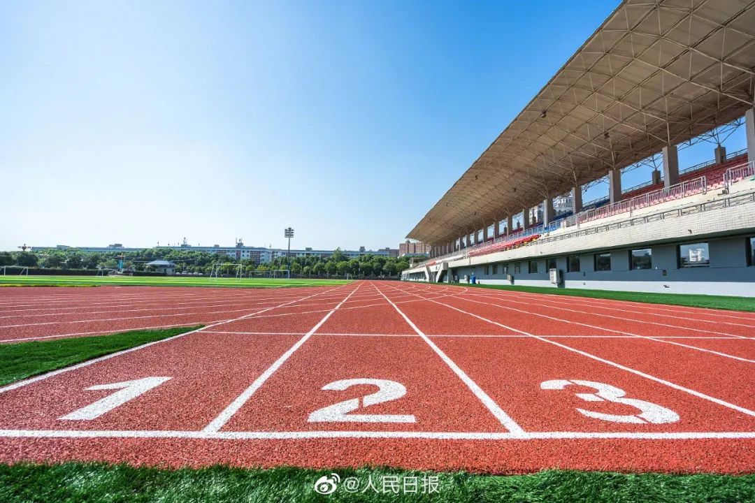 侠客岛：重视体育没错 但别让培训机构干了学校的活