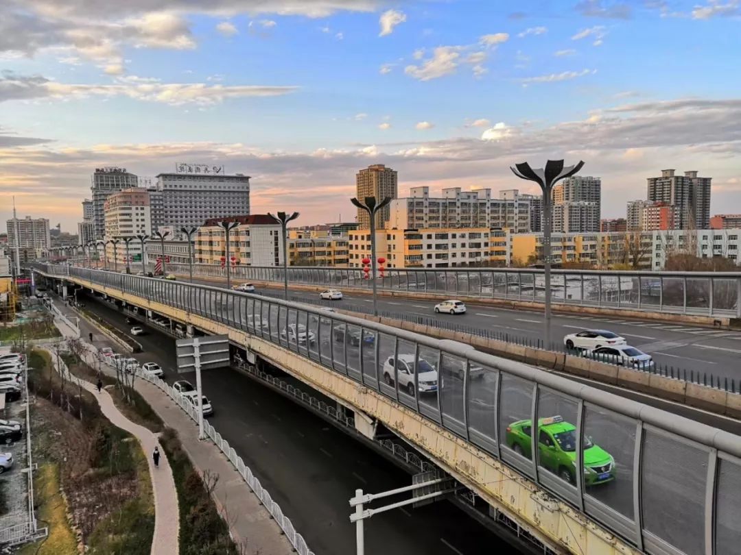 乌鲁木齐阿勒泰路高架图片