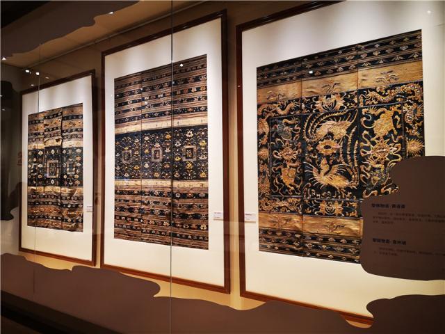 海南龙被艺术大展开幕 41件龙被精品展现黎锦风采