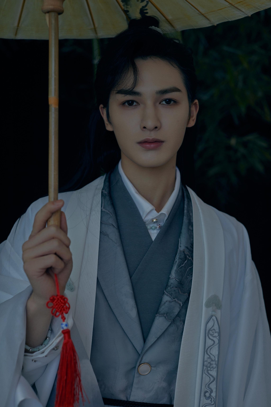 朱正廷古风写真大片长袍造型风度翩翩