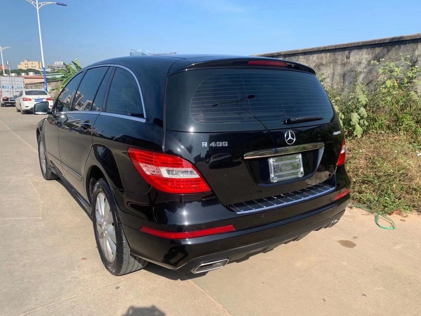 17年奔驰r400售价17万,可商务可休闲,可庄重亦可狂野