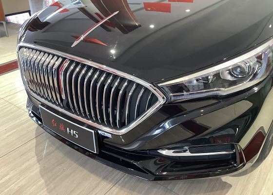 2020款红旗h5到店极夜黑涂装很大气配64色氛围灯bose音响