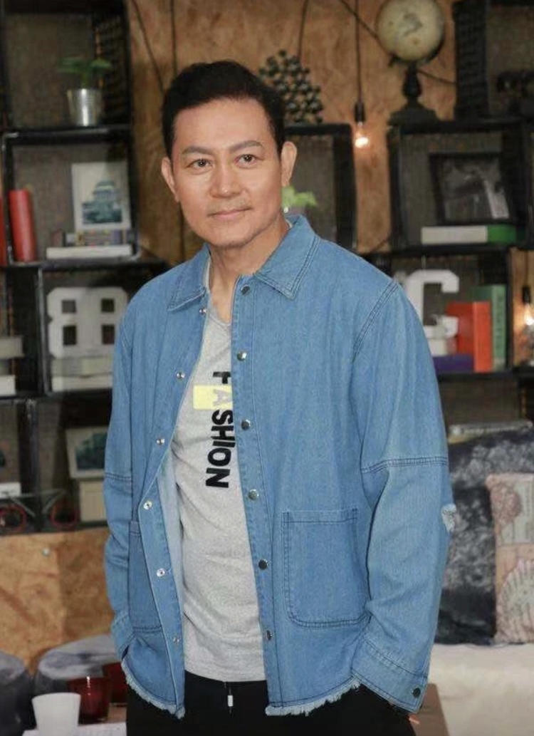 58岁tvb金牌绿叶曾伟权病逝旧爱至今未嫁称赞他很有爱心